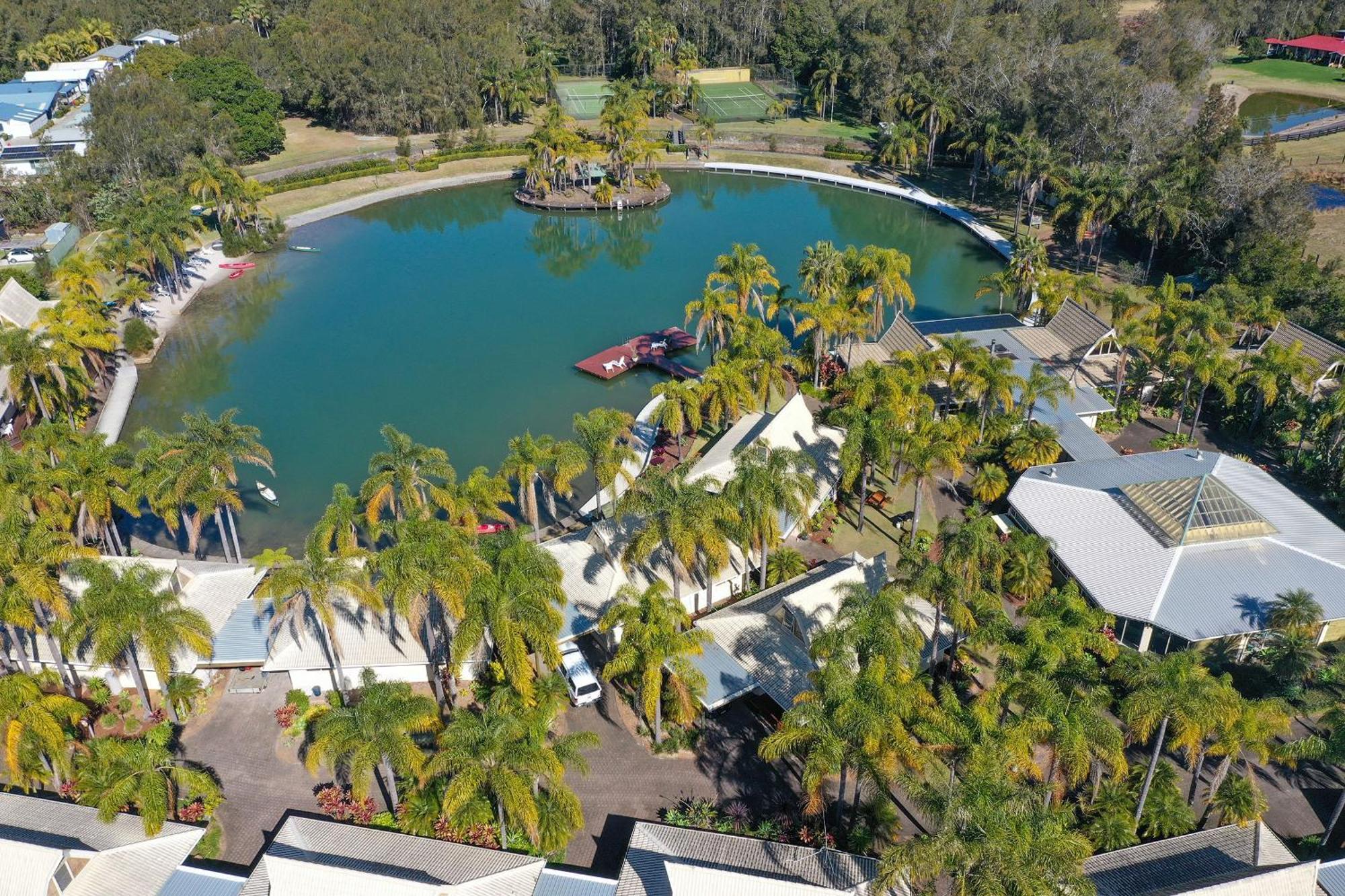 Ultiqa Village Resort Port Macquarie Bagian luar foto
