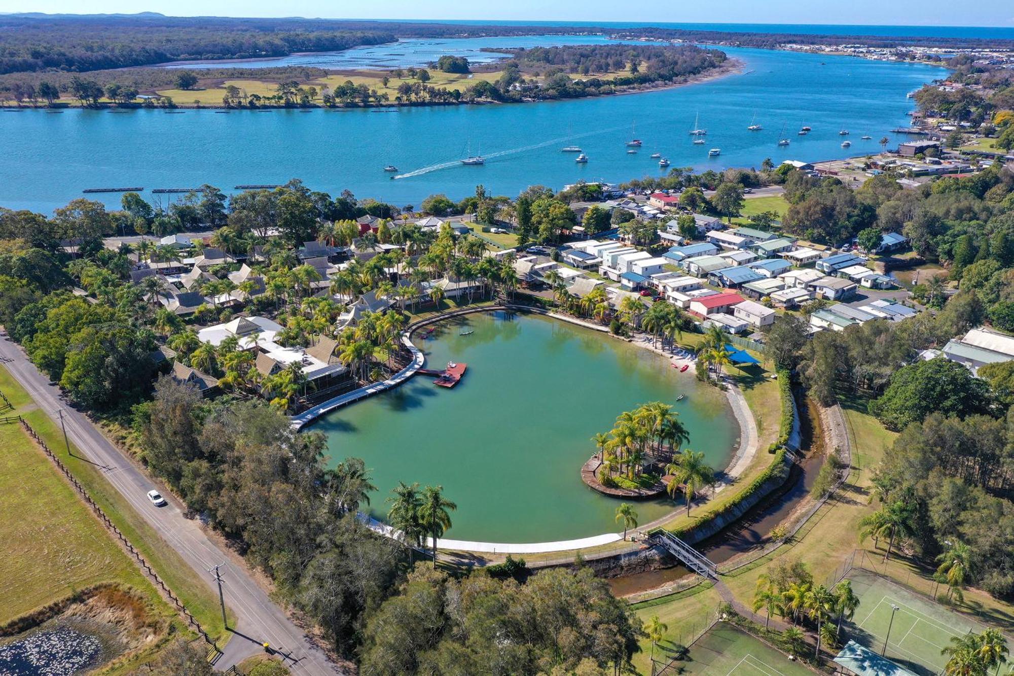 Ultiqa Village Resort Port Macquarie Bagian luar foto